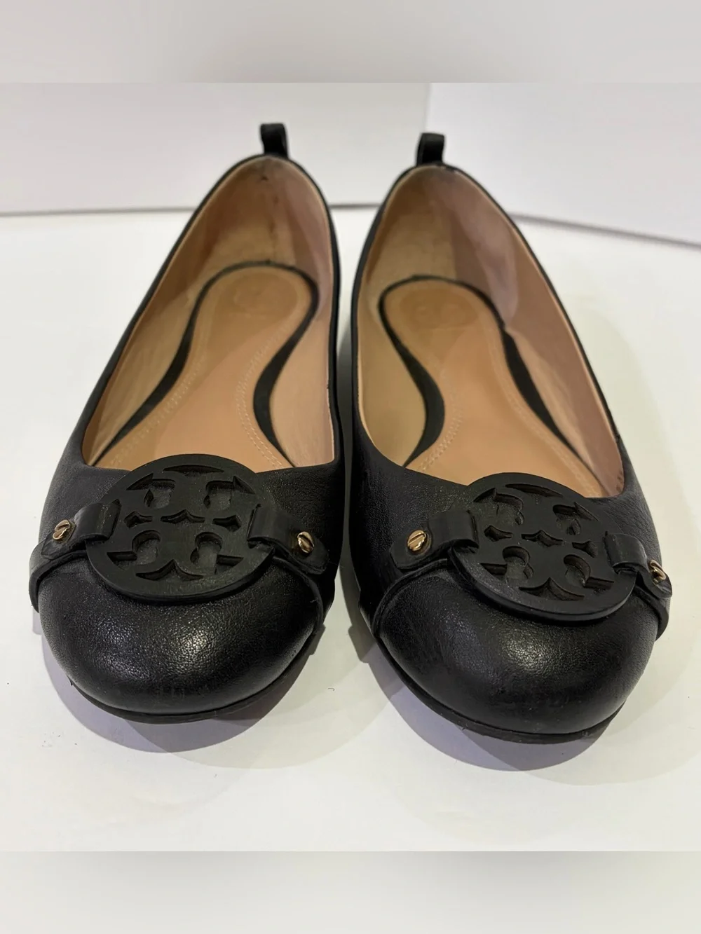 Tory Burch Gabriel Black Leather Logo Ballet Flats 8 EUC